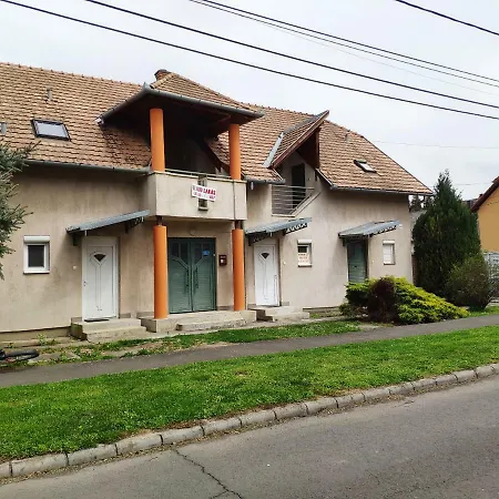 Rote Apartman *