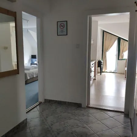 Rote Apartman Lejlighed *